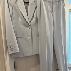 Lafayette 148 New York Light Gray Suit